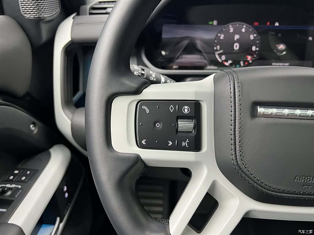 Land Rover Defender, 2024 22