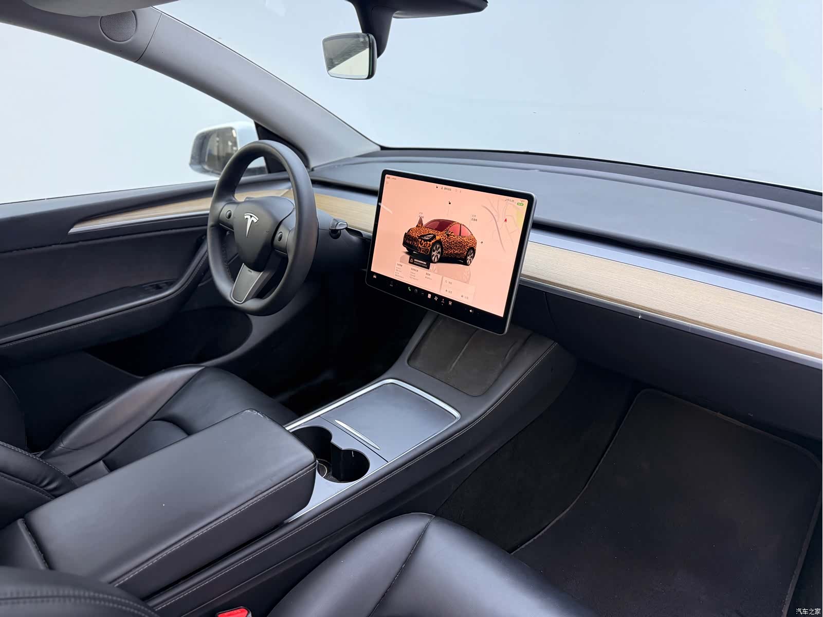 Tesla Model Y, 2023 14