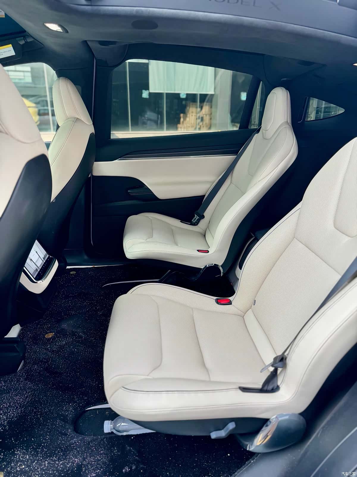 Tesla Model X, 2024 8