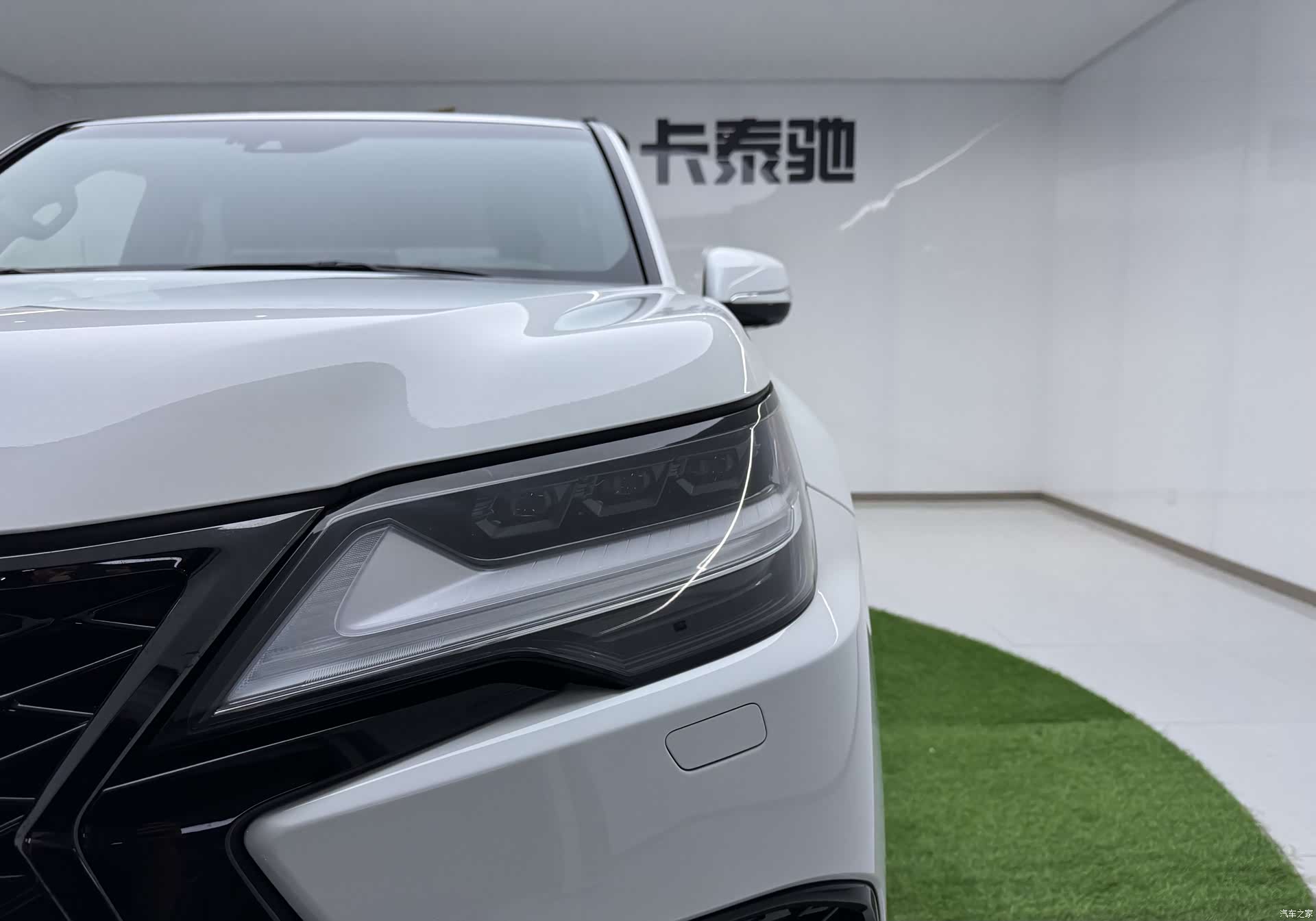 Lexus LX, 2025 28