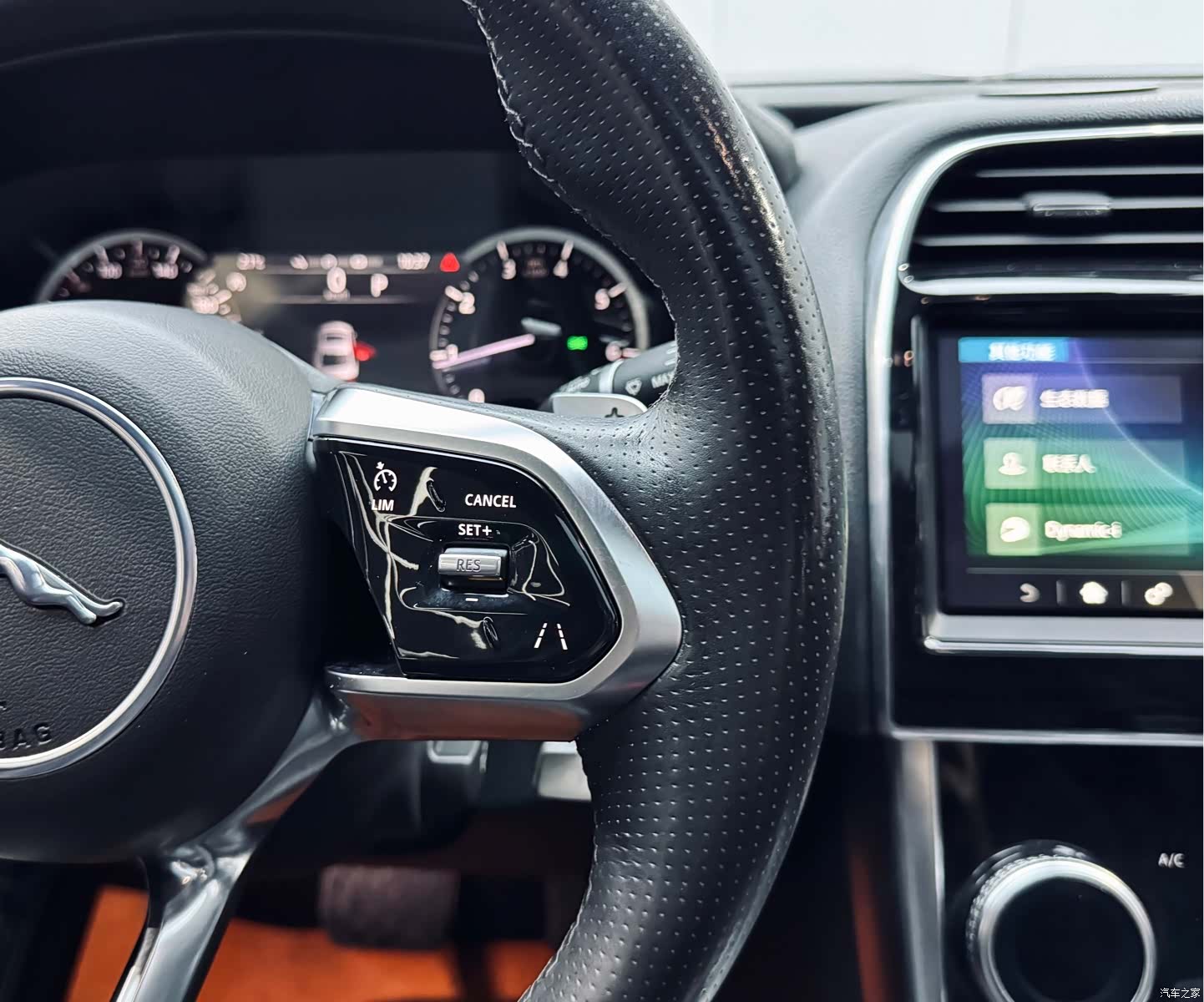 Land Rover XEL, 2020 20