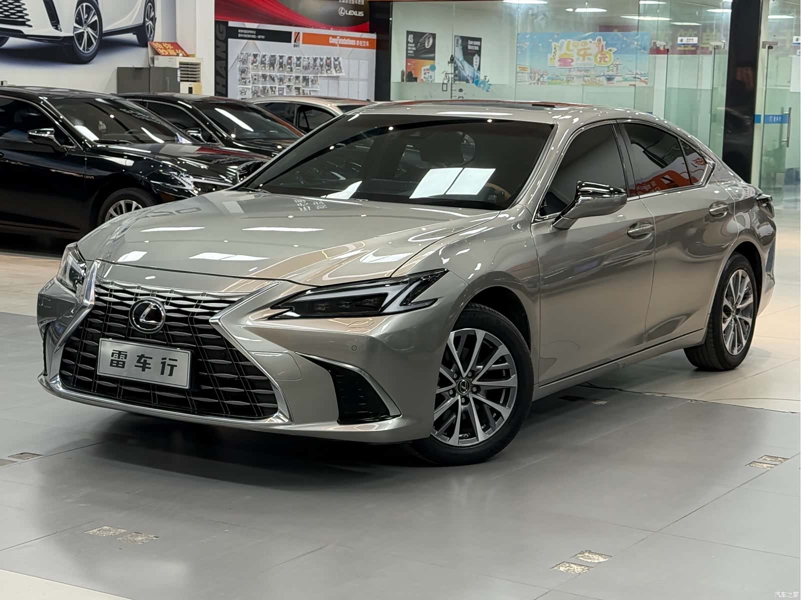 Lexus ES, 2025 1