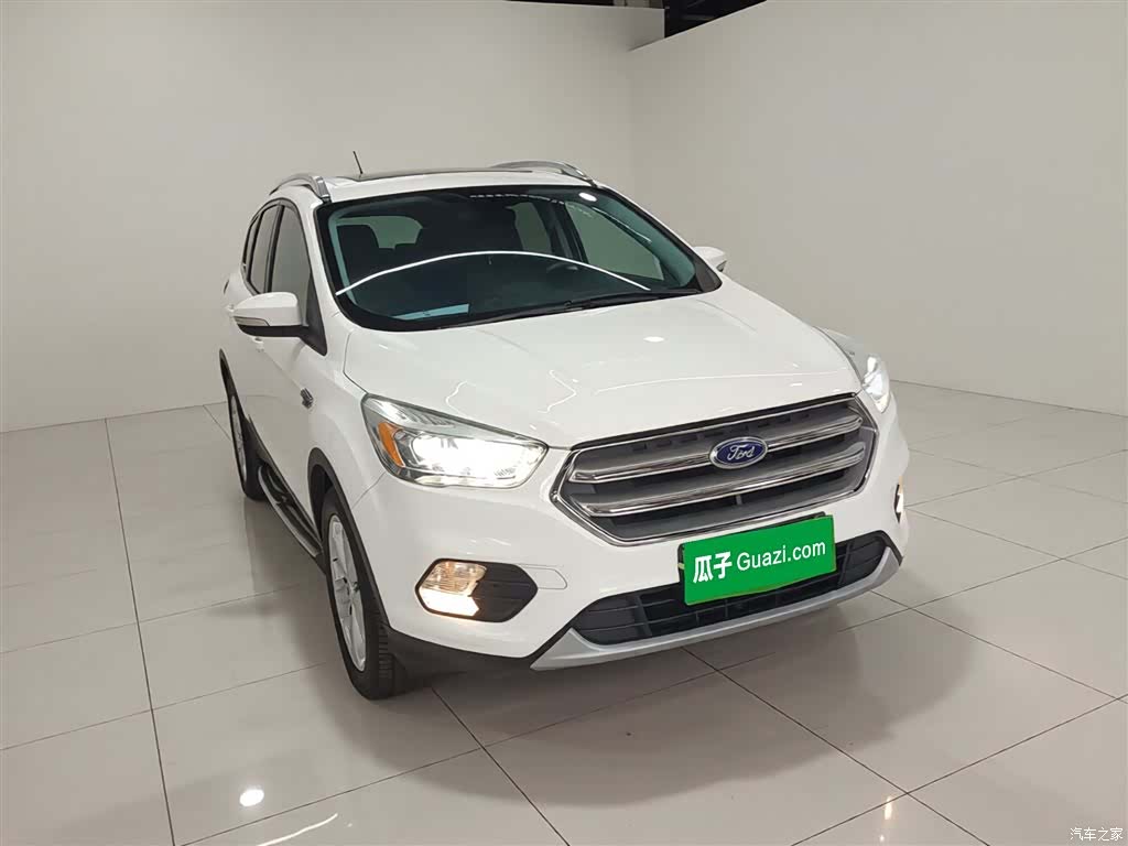 Ford Kuga, 2017 4
