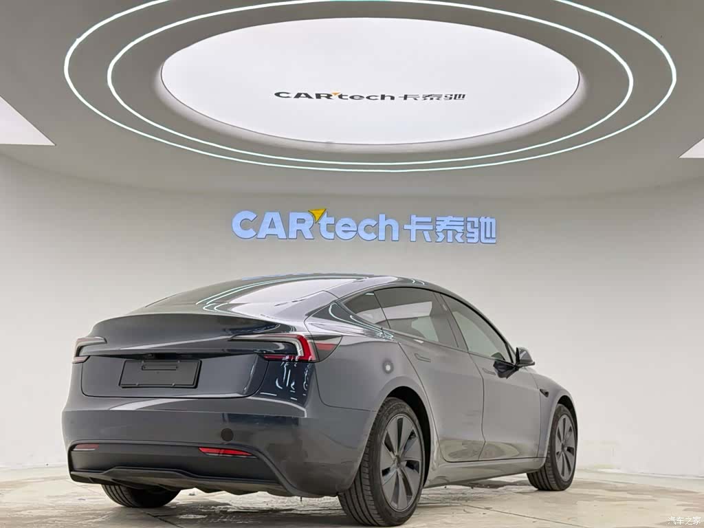 Tesla Model 3, 2024 4