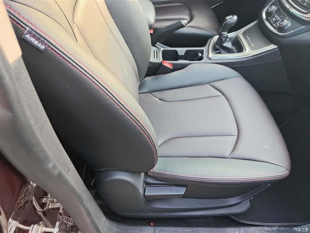 Wuling 560, 2016 25