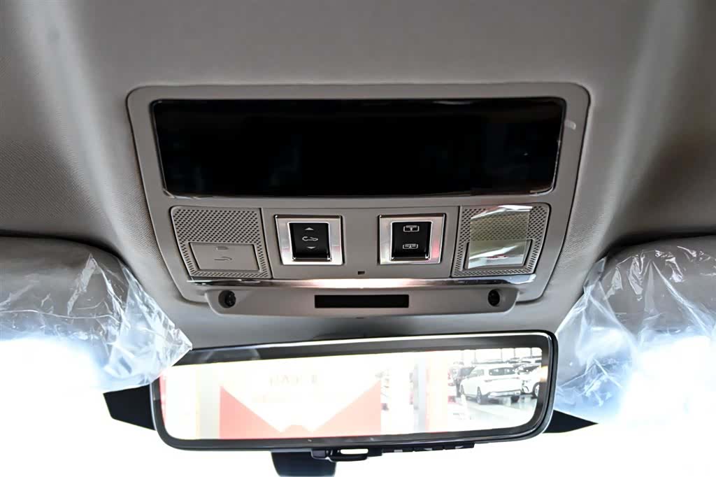 Land Rover Defender, 2024 35