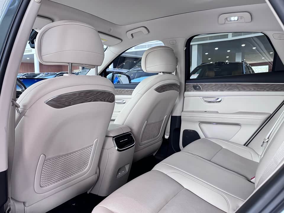 AITO Ask the world M5