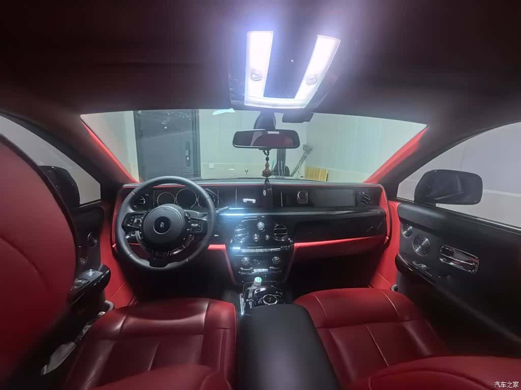 Rolls-Royce Phantom, 2012 4
