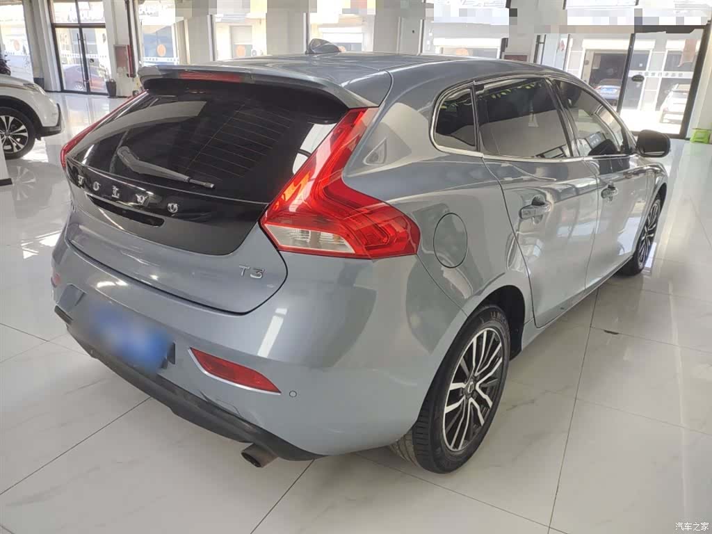 Volvo V40, 2018 7