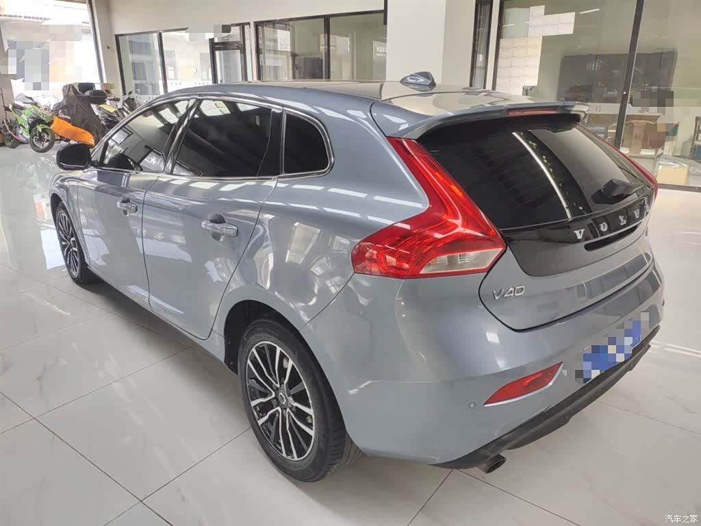 Volvo V40, 2018 все фото