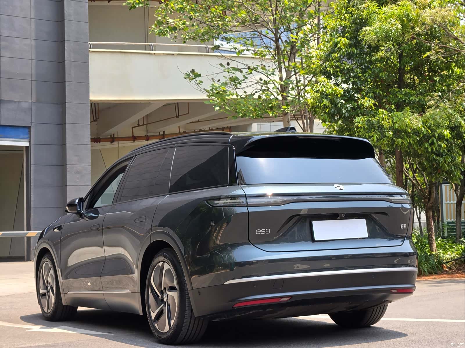 NIO ES8, 2025 8