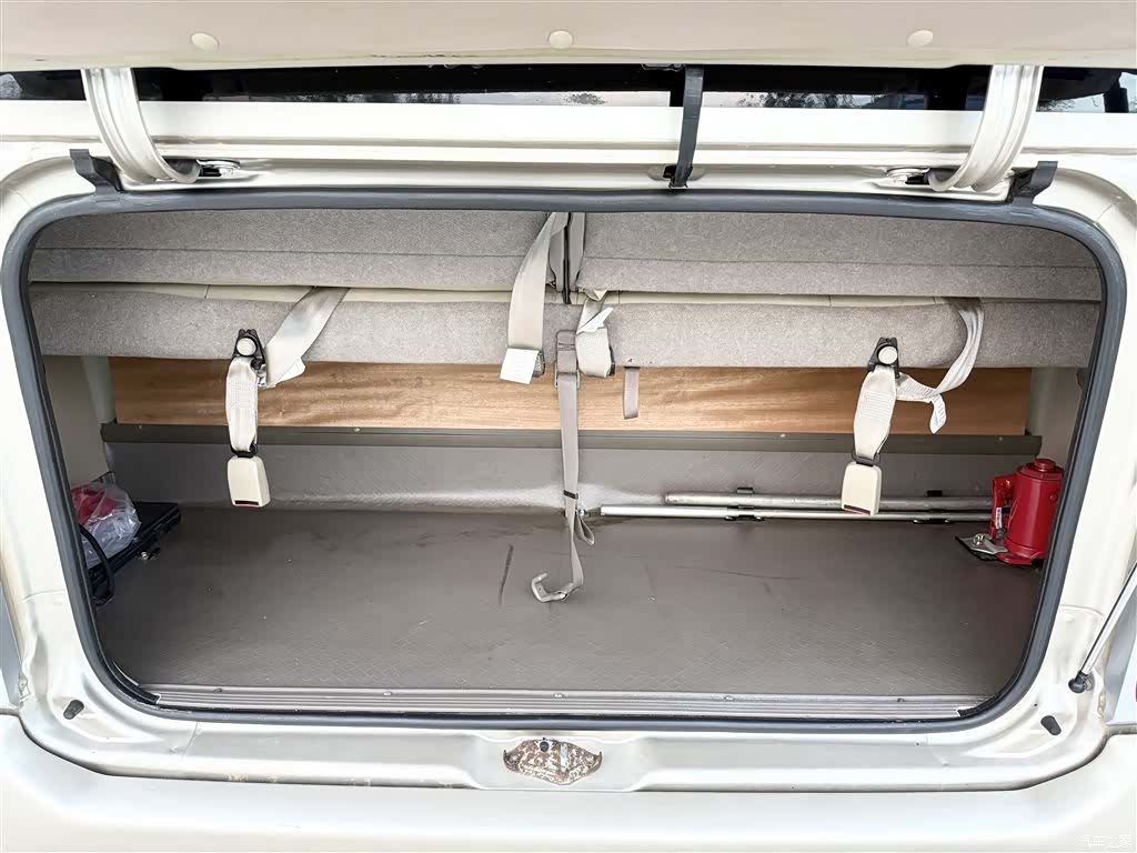 Toyota Coaster, 2011 13