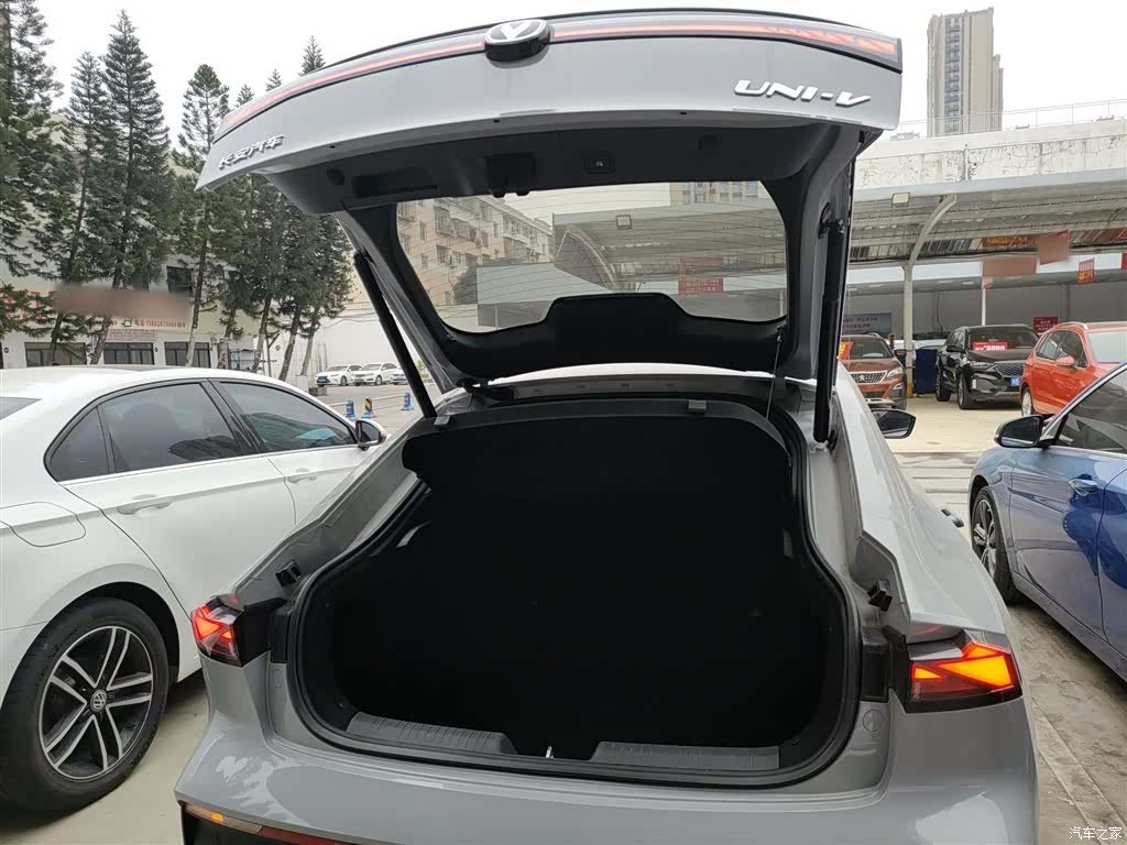 Changan UNI-V, 2022 9