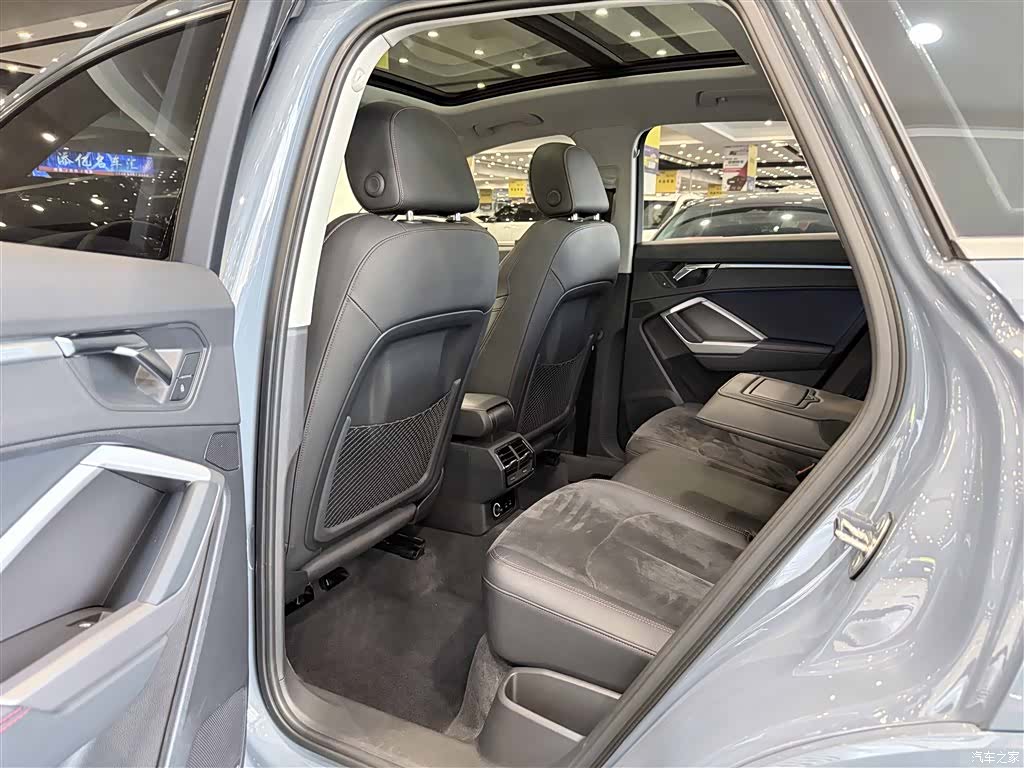 Audi Q3, 2022 все фото