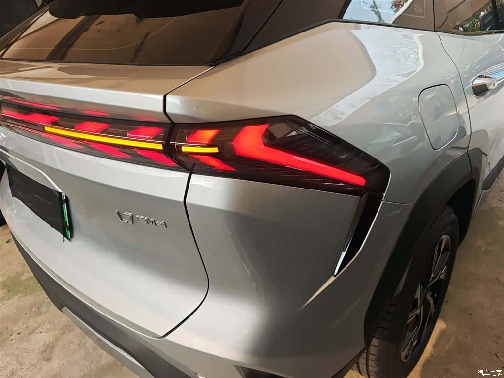 Geely Galaxy L7, 2025 8