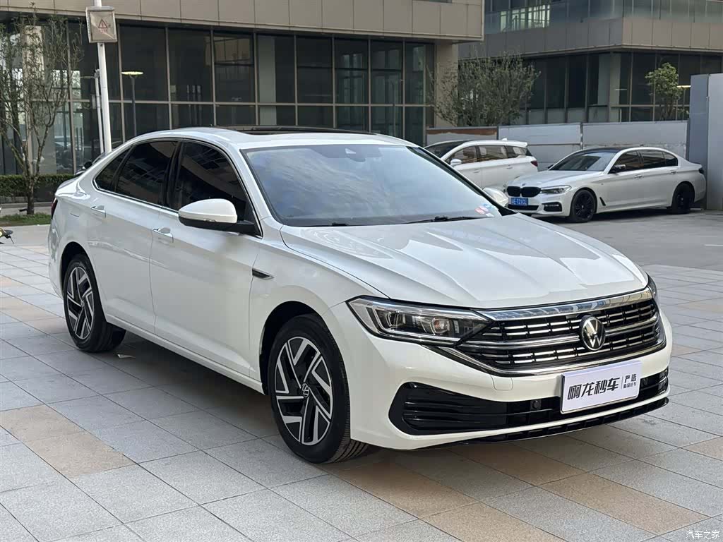 Volkswagen Sagitar, 2025 11