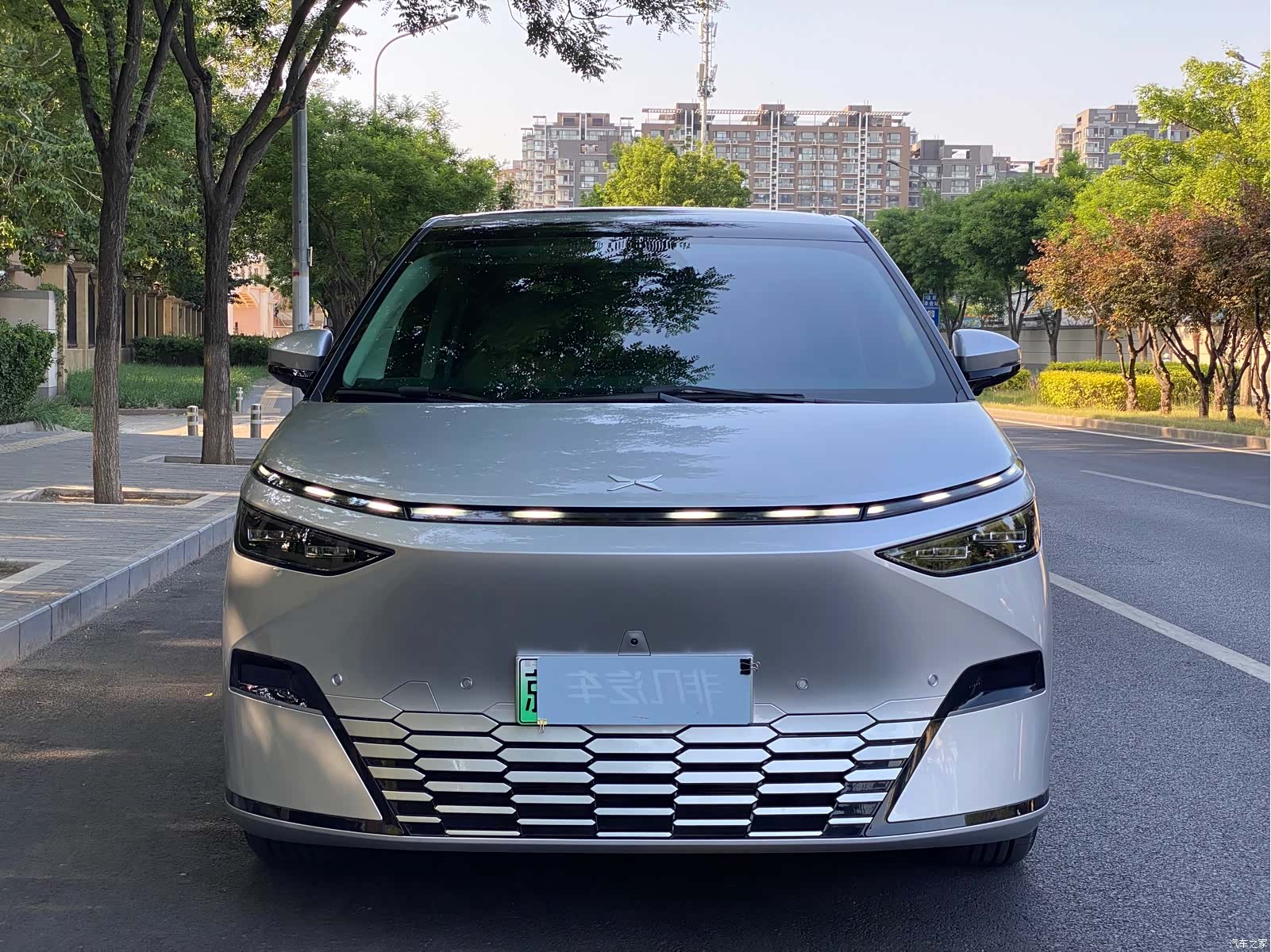 Xpeng X9, 2024 9