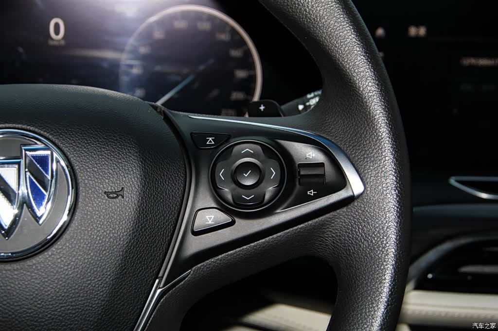 Buick GL8, 2023 10