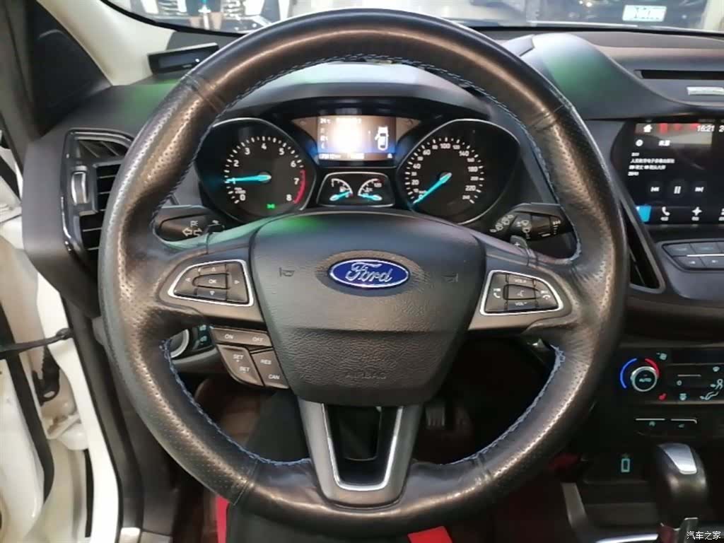 Ford Kuga, 2017 11