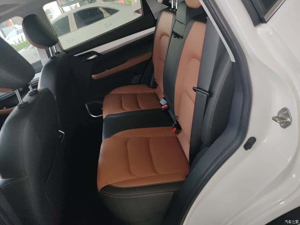 Geely X6, 2021 13