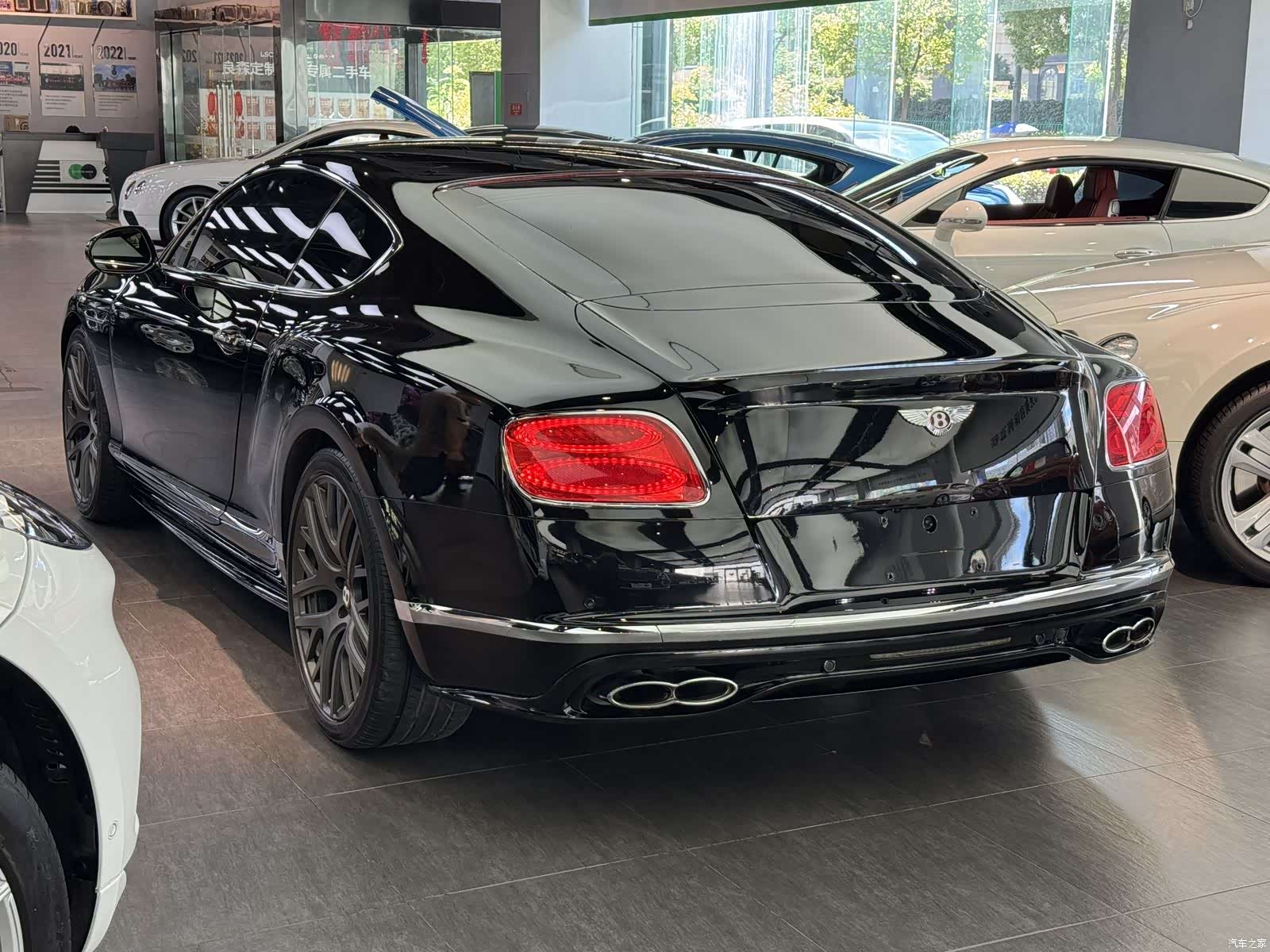 Bentley Continental GT, 2018 4