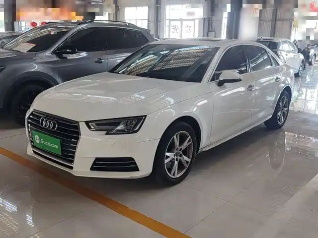 Audi A4L 2018 — купить из Китая под заказ