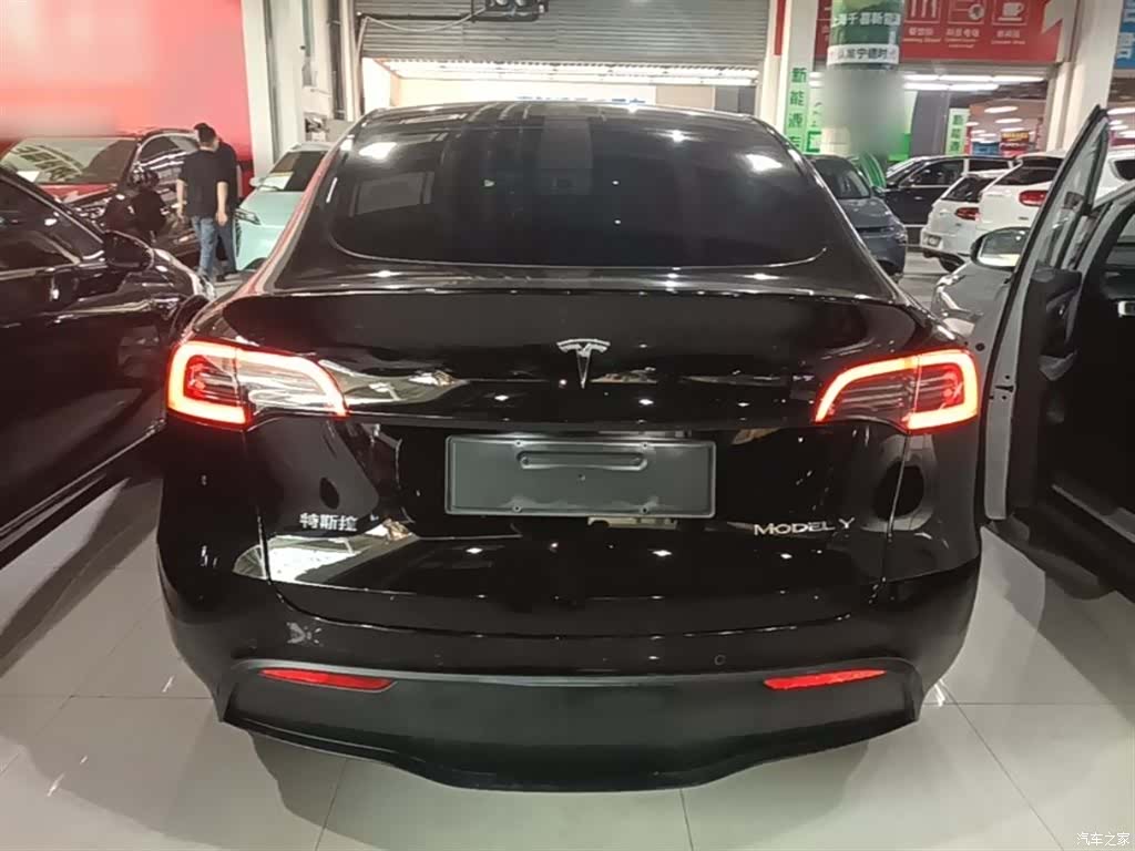 Tesla Model Y, 2023 6