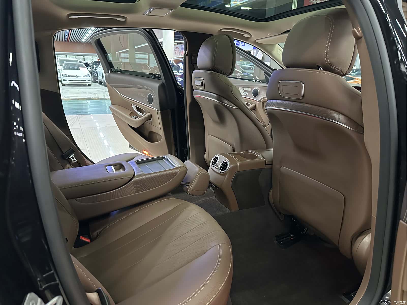 Mercedes-Benz E-Class, 2020 11