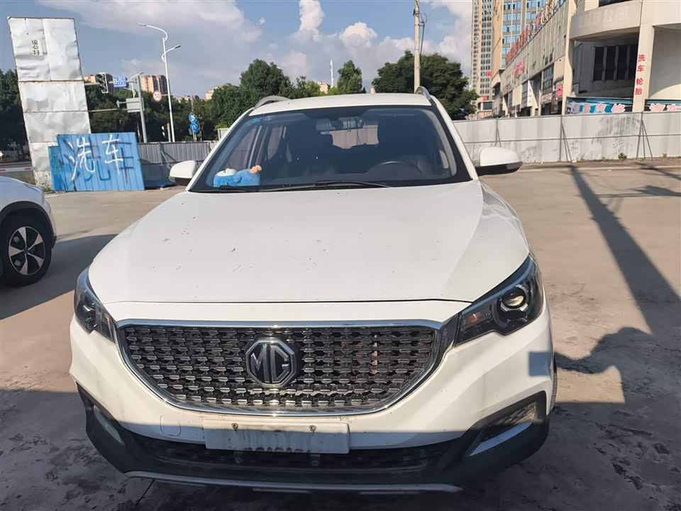 MG ZS