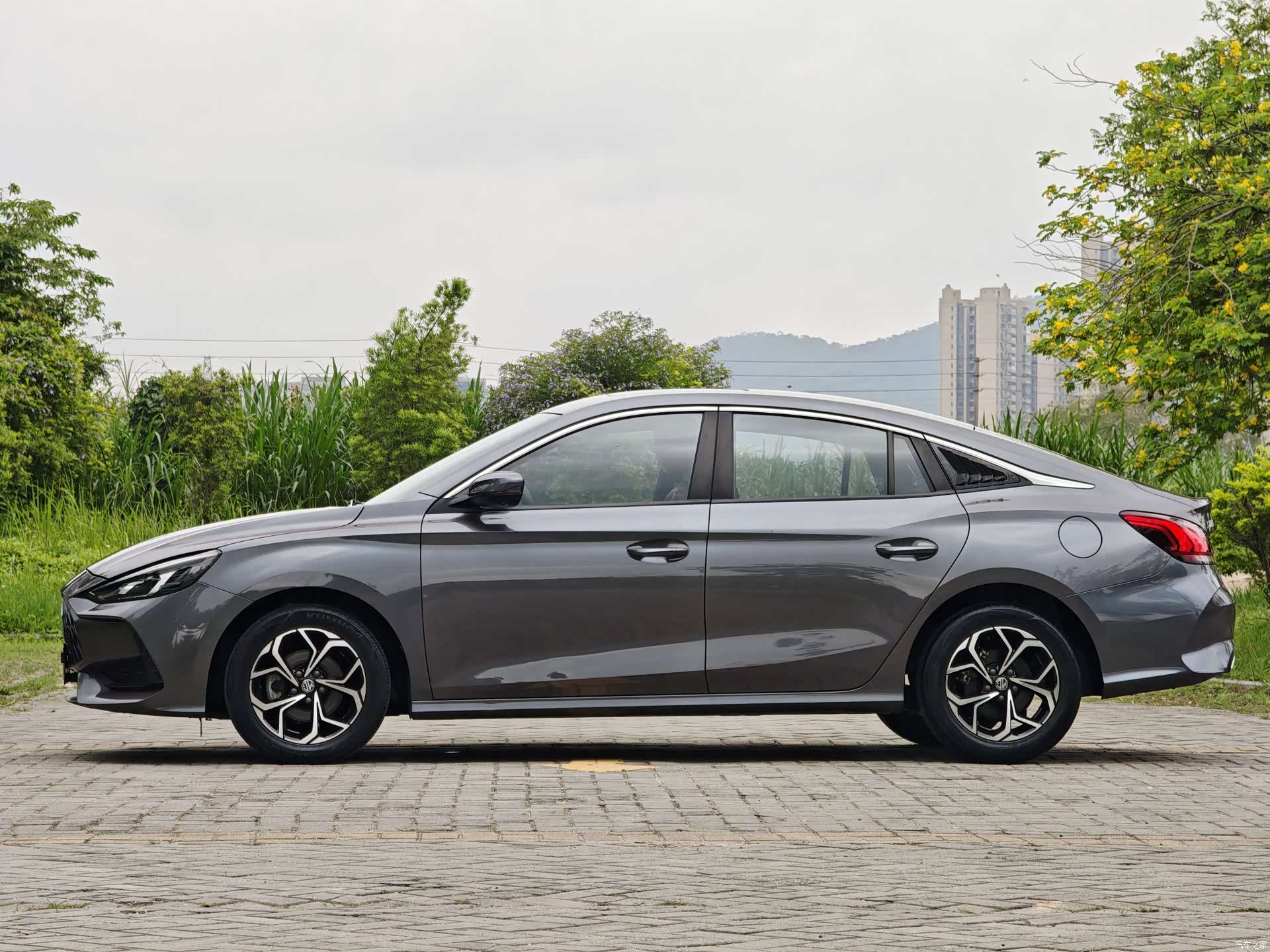 MG MG5, 2022 16