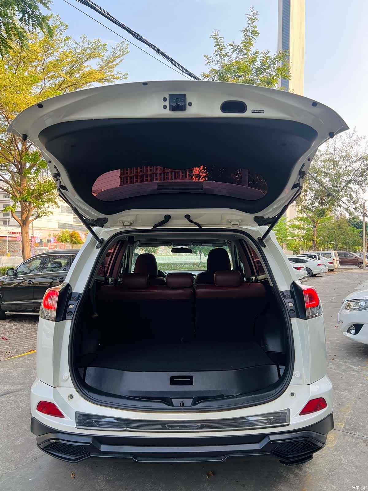 Toyota RAV4, 2017 13