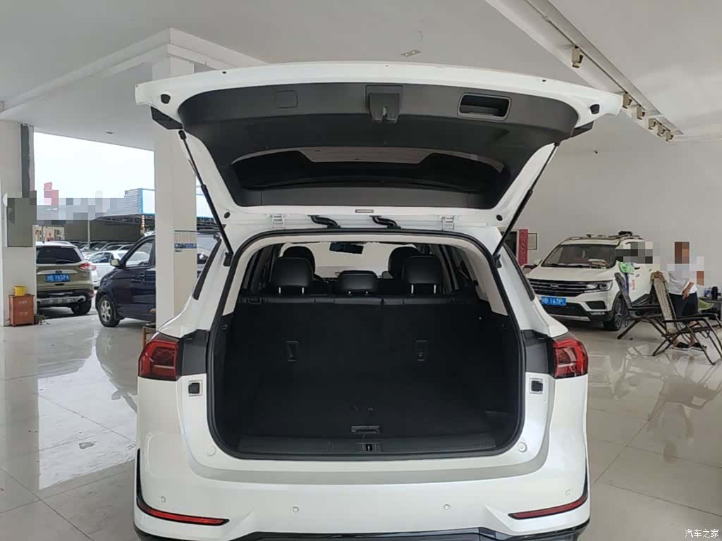 Roewe RX5, 2023 15