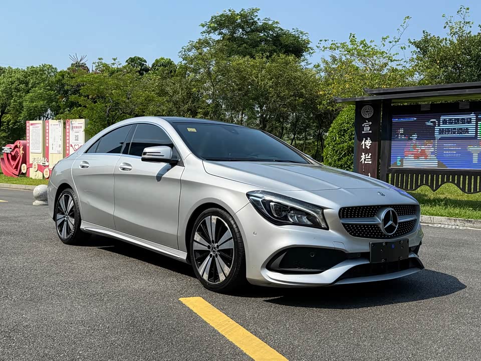 Mercedes-Benz CLA
