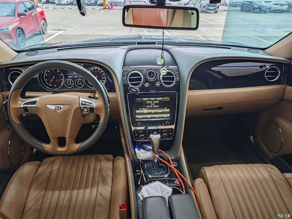 Bentley Flying Spur, 2018 17