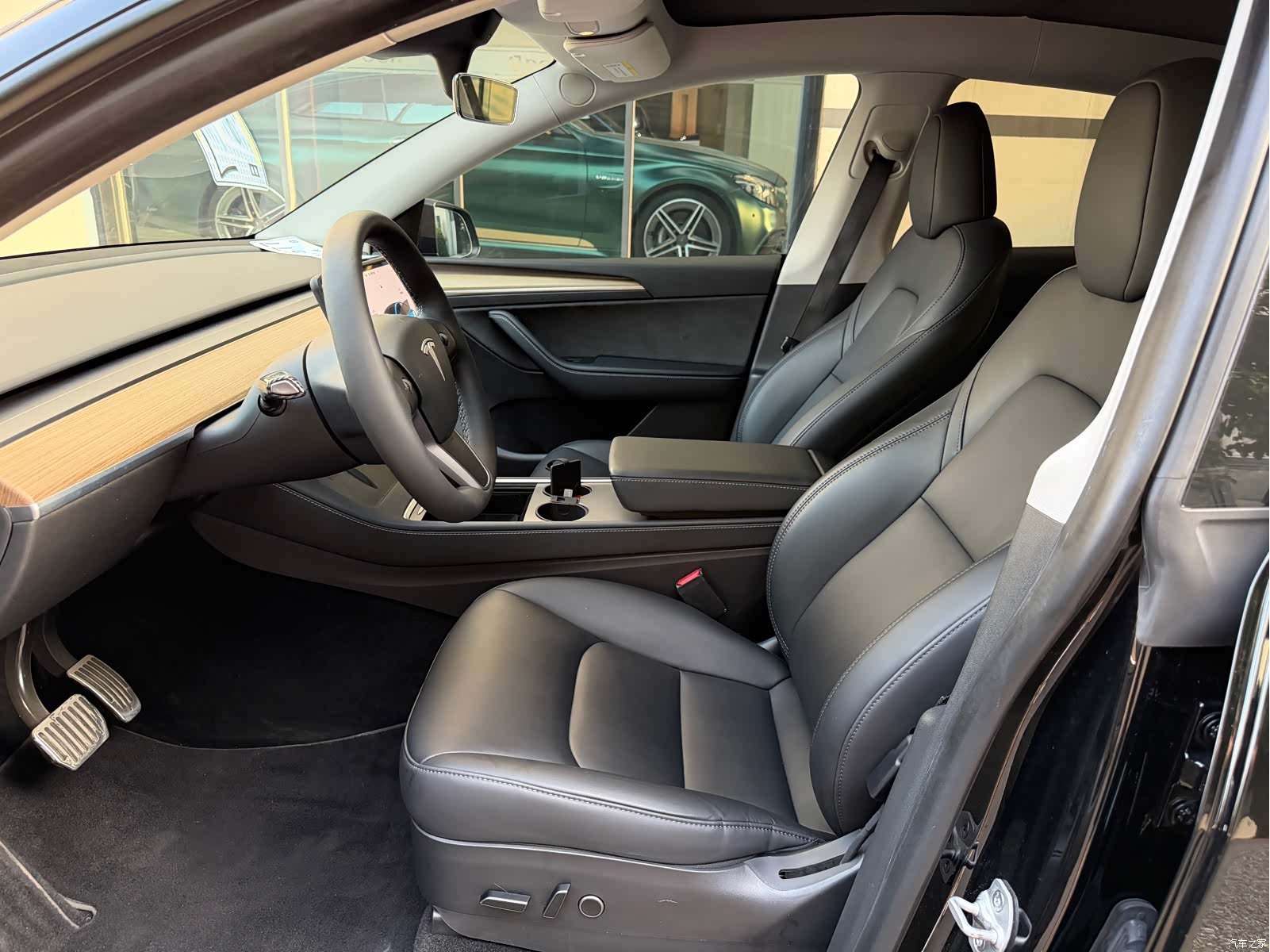 Tesla Model Y, 2023 7