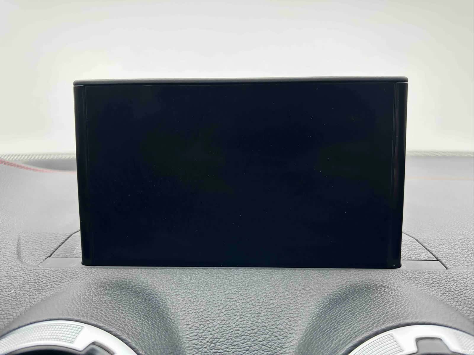 Audi Q2L, 2023 15