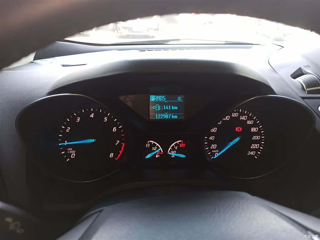 Ford Kuga, 2016 12