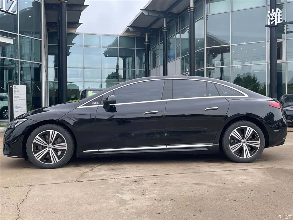 Mercedes-Benz EQE, 2025 3