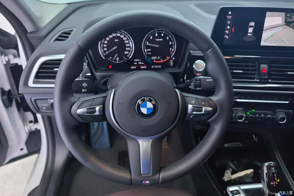 BMW 1 Series, 2022 15