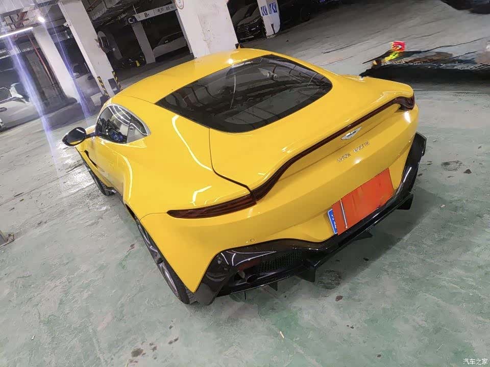 Aston Martin Vantage, 2018 3