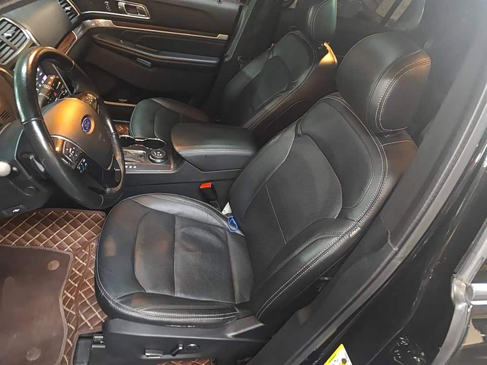 Ford Explorer Ford Explorer