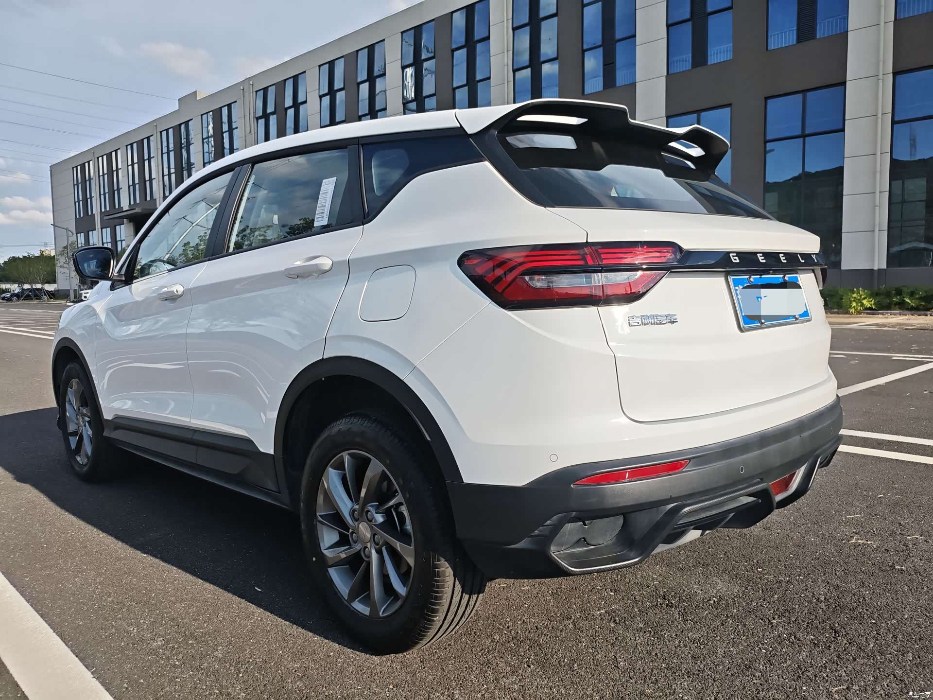 Geely Coolray, 2025 6