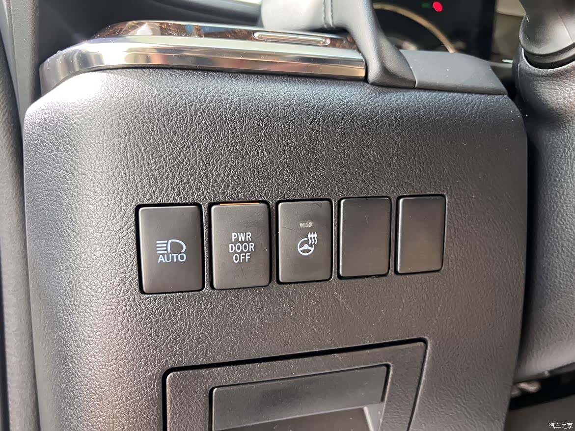Toyota Alphard, 2020 19
