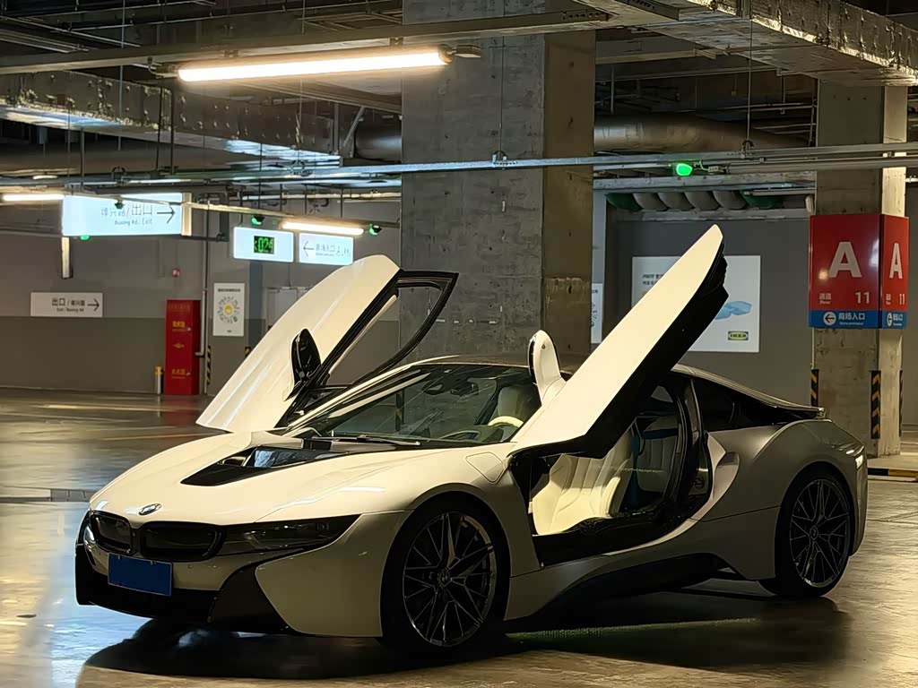 BMW i8