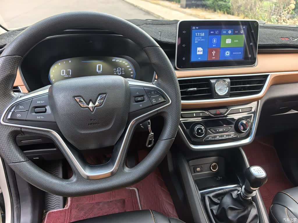 Wuling Hongguang, 2017 16