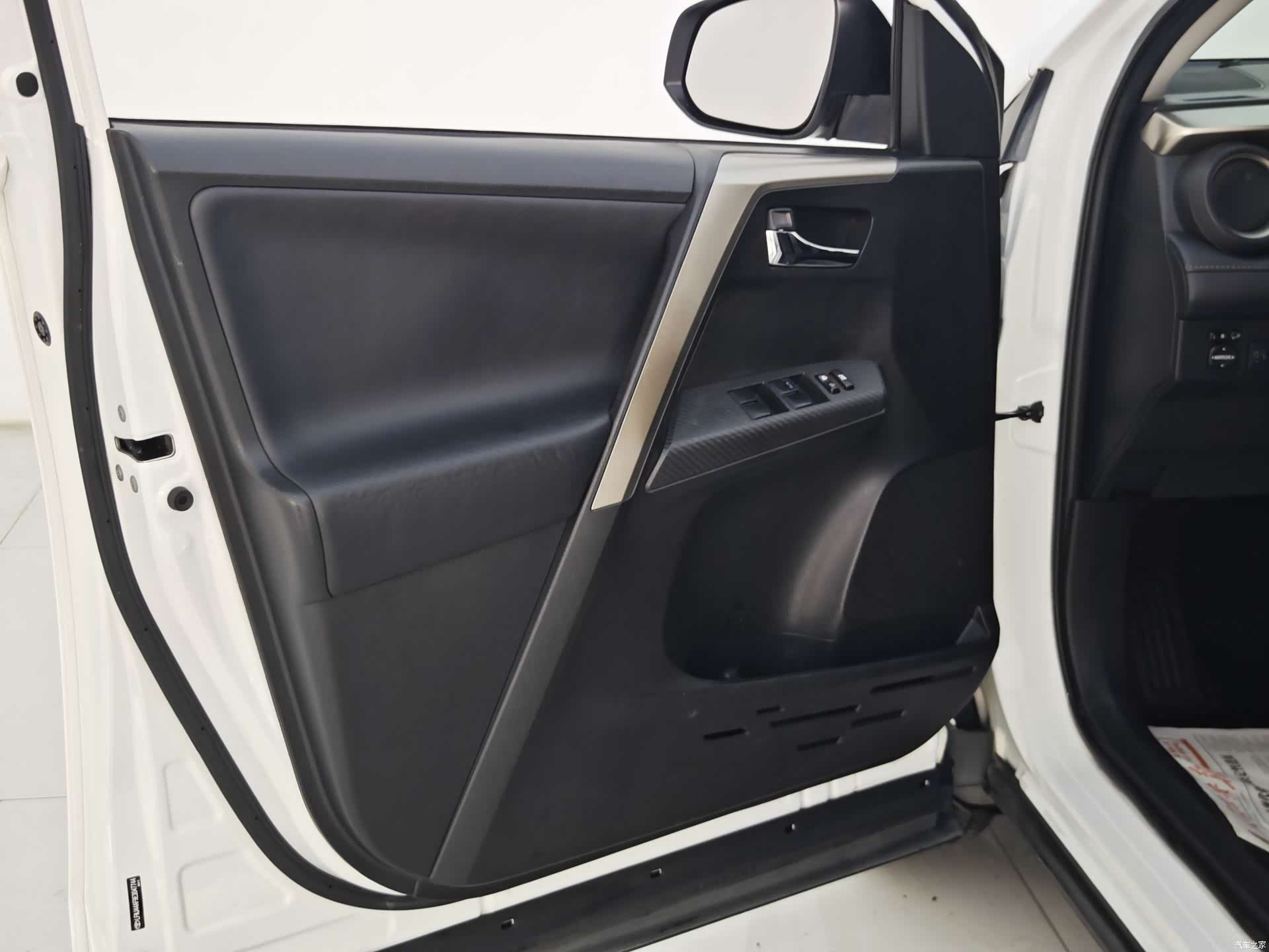 Toyota RAV4, 2014 13