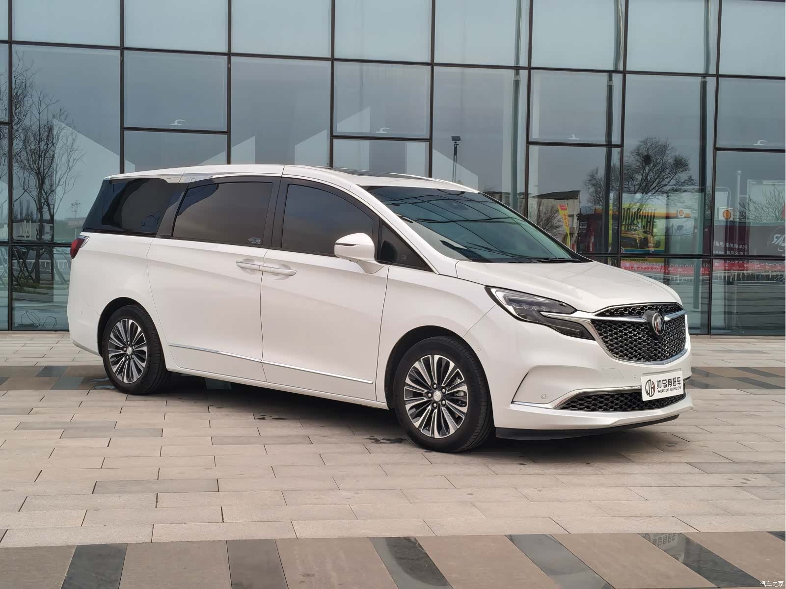 Buick GL8, 2022 3