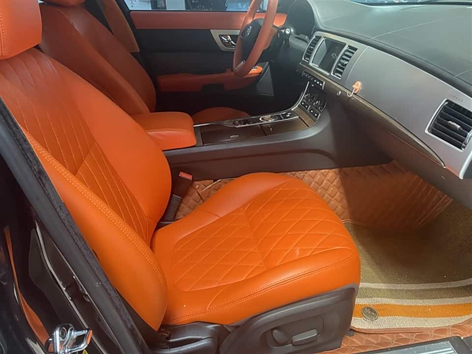 Jaguar XF Jaguar XF
