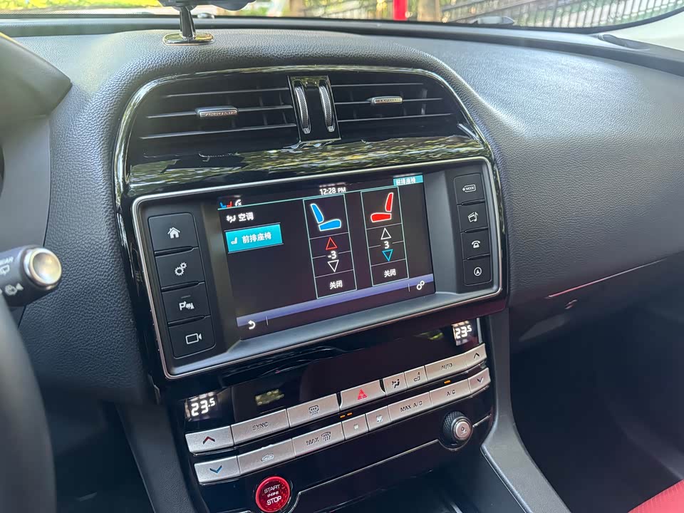 Jaguar F-PACE Jaguar F-PACE