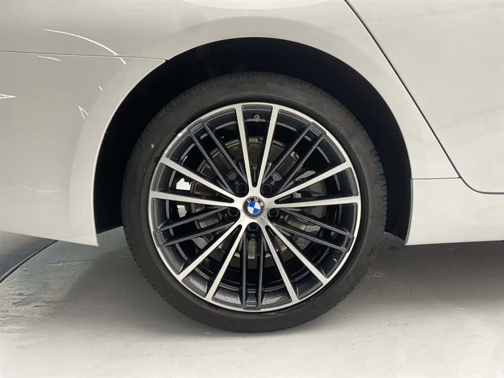 BMW 5 Series, 2022 11